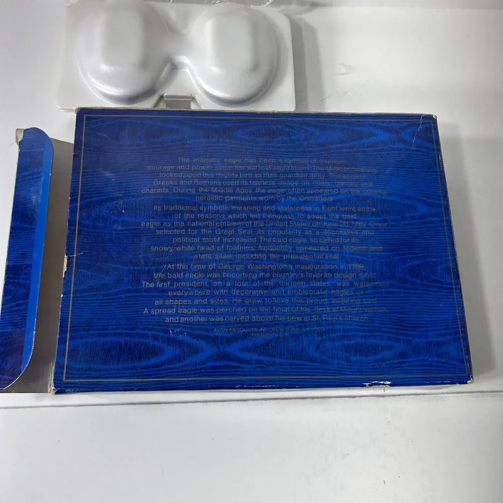 Avon Vintage United States 1776 Bicentennial 1976 Glass Plate and 2pc Soap Set
